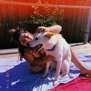 Meet your Posher, Carolina